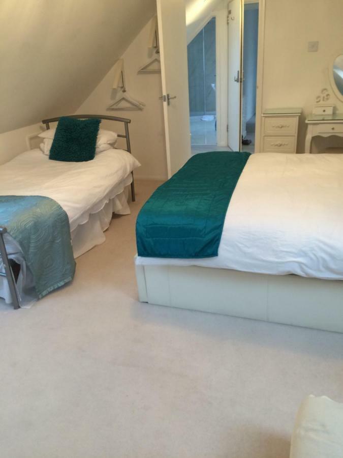 Number Forty One Bed & Breakfast Hillingdon Exterior foto